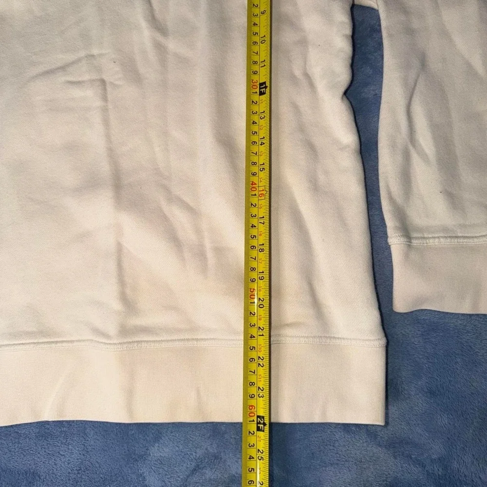 Banana Republic cream crewneck sweatshirt